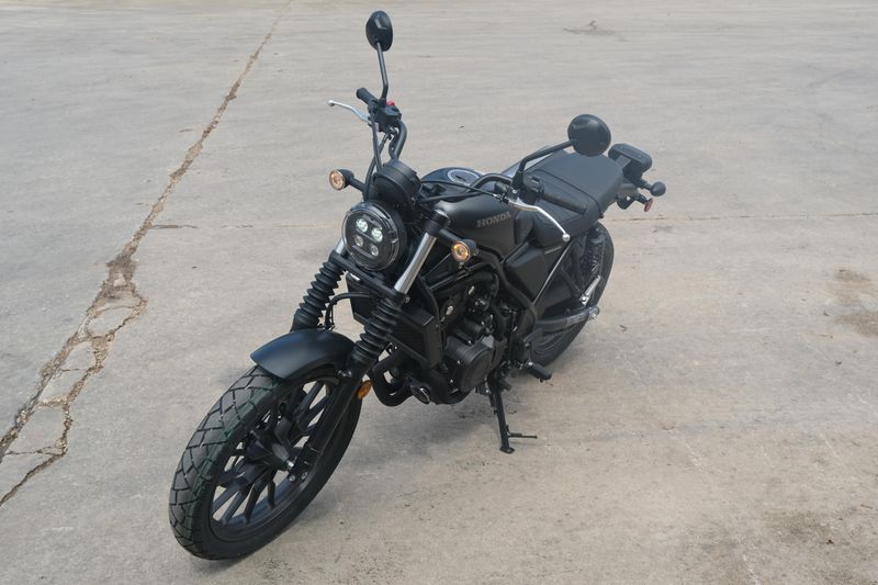 2025 Honda SCL 500 MATTE BLACK METALLIC Image 7