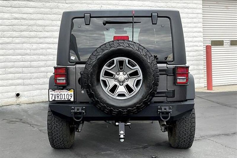 2017 Jeep Wrangler Unlimited Sport photo 3