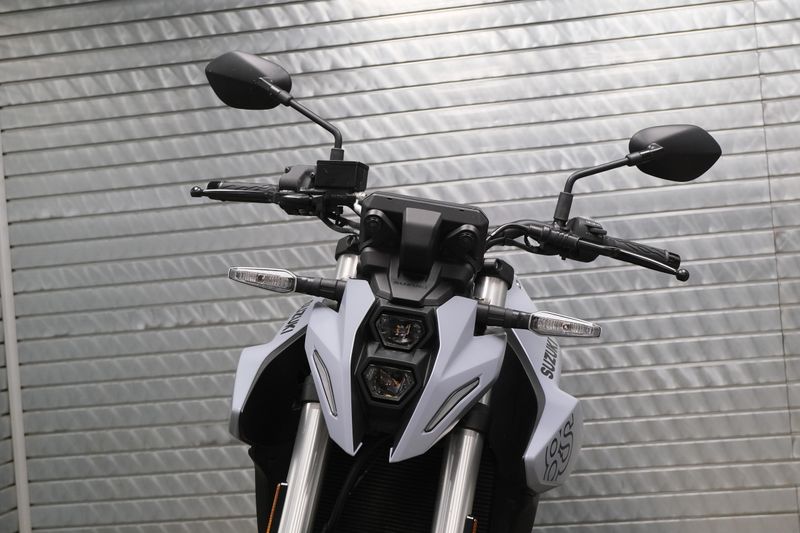 USED 2024 SUZUKI GSX8S Image 9