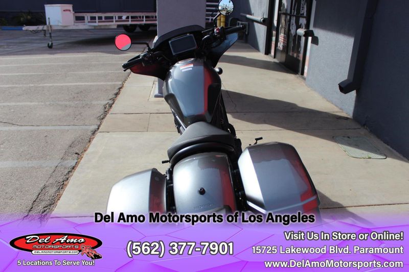 2025 Honda REBEL 1100 T Image 2