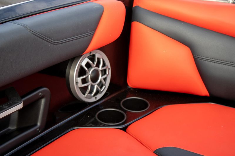 2023 AXIS A24Image 18