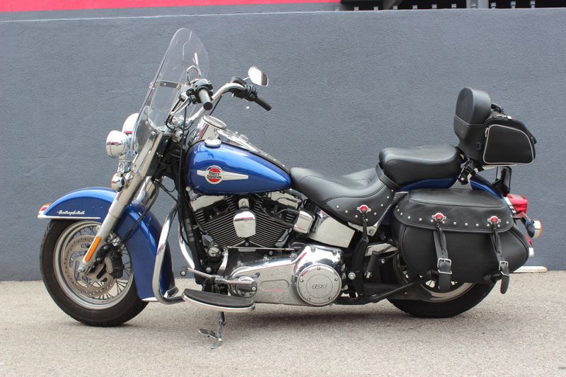 Used 2017 Harley-Davidson Softail Heritage Softail Classic Image 5