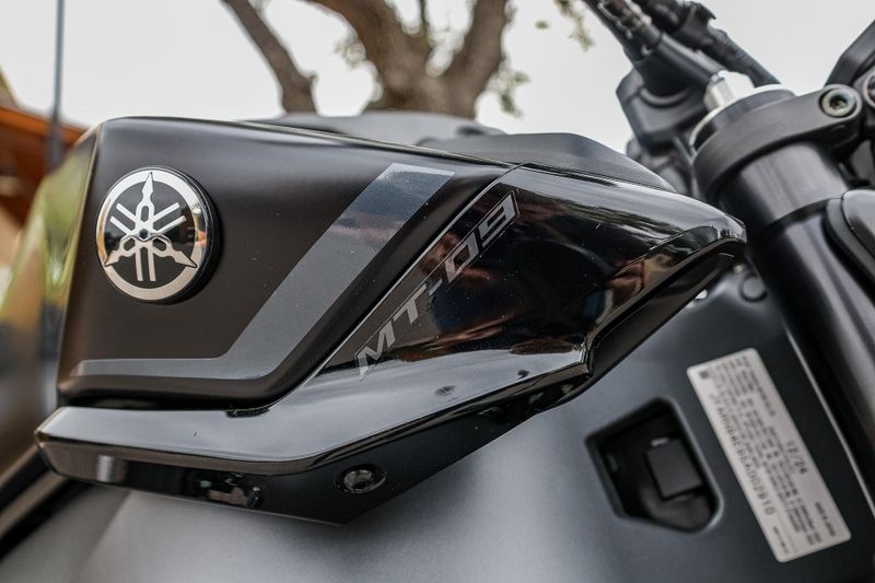 NEW 2025 YAMAHA MT09 Image 11