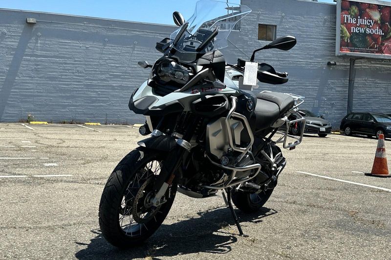GS ADV BMW R1250 GS LCI Motorcycle Black and Gray Diecast Model by