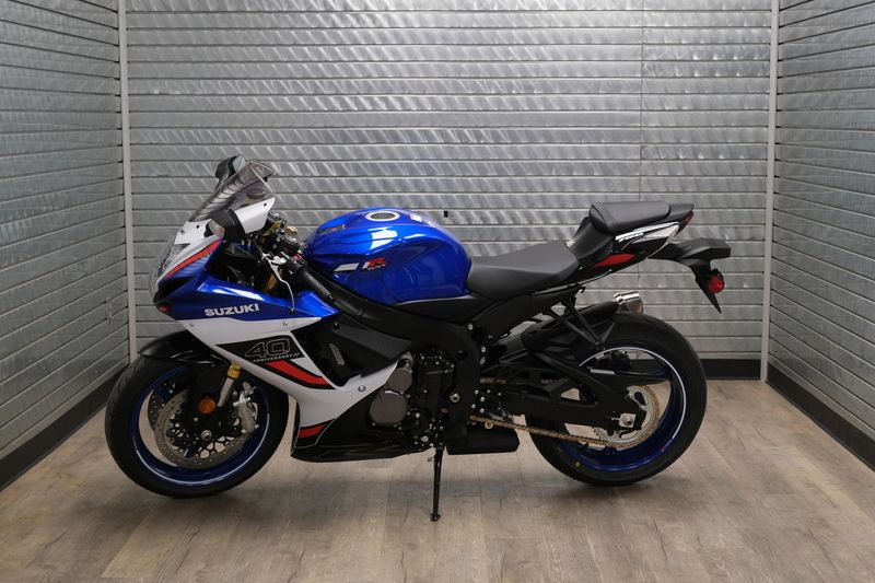 NEW 2026 SUZUKI GSXR750Z 40TH ANNIVERSARY EDITION Image 6