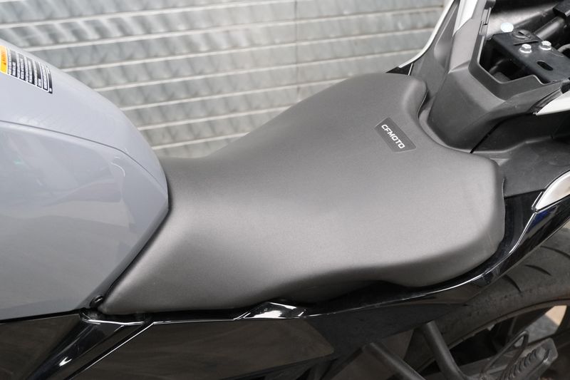 USED 2023 CFMOTO 300SS Image 17