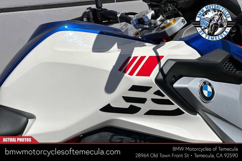 2024 BMW G 310 GS in a POLAR WHITE/RACING BLUE exterior color. BMW Motorcycles of Temecula – Southern California (951) 506-6903 bmwmotorcyclesoftemecula.com 