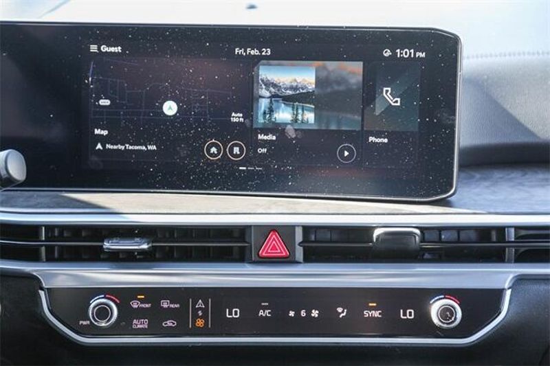 New 2025 Kia Sorento X-Line SXImage 6