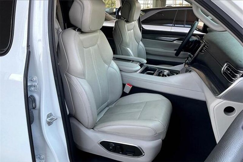 2023 Jeep Wagoneer Series IIIImage 6