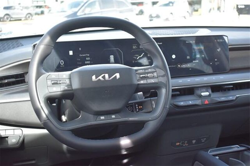 2025 Kia EV9 LandImage 22