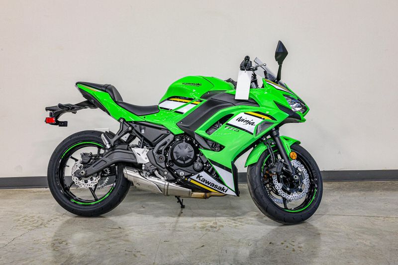 2025 Kawasaki NINJA 650 KRT EDITION ABS  LIME GREENEBONYPEARLBLIZZARD WHITEImage 14