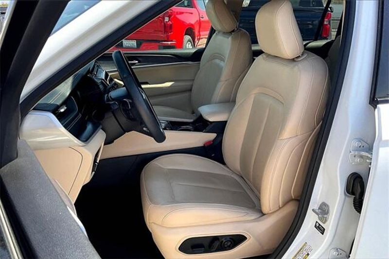 2021 Jeep Grand Cherokee L LimitedImage 24
