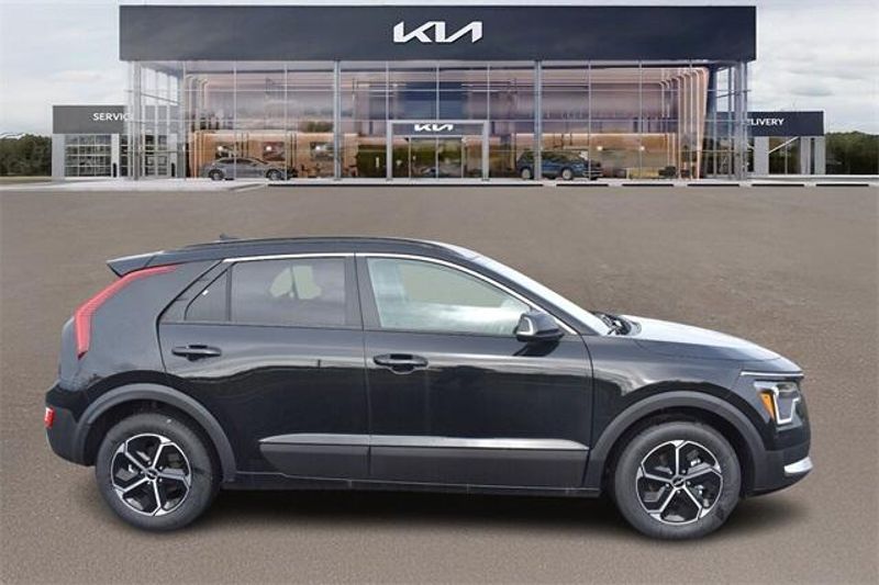 2025 Kia Niro EXImage 2