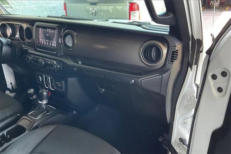 Used 2018 Jeep Wrangler Unlimited Sport SImage 16