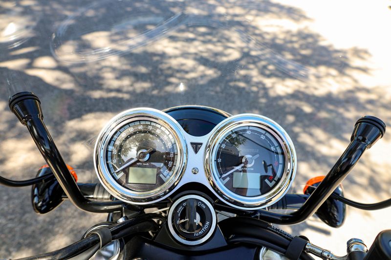 USED 2025 TRIUMPH BONNEVILLE T120 Image 24