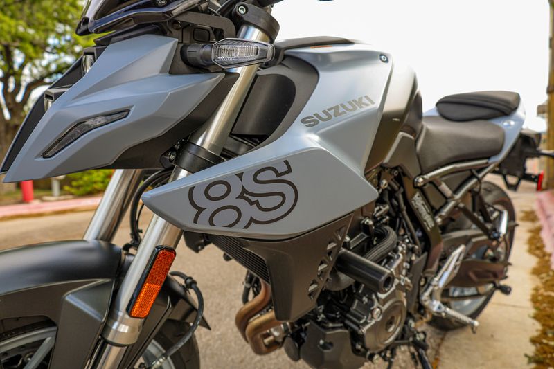 USED 2024 SUZUKI GSX-8S Image 6