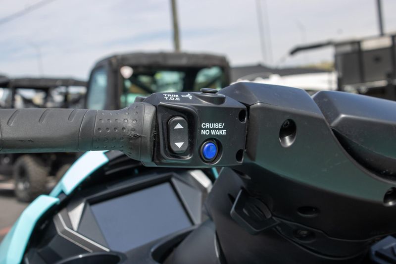 USED 2025 YAMAHA FX CRUISER HO WITH AUDIO Image 12