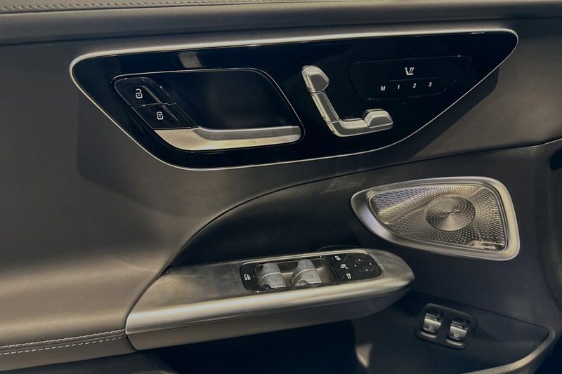 2024 Mercedes-Benz C-Class C 63 S AMGImage 9