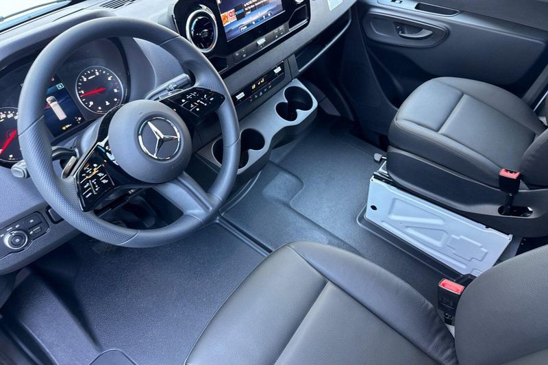 New 2026 Mercedes-Benz Sprinter 2500 Cargo 144 WBImage 7