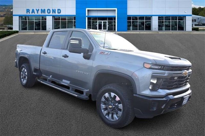 2024 Chevrolet Silverado 2500HD CustomImage 1