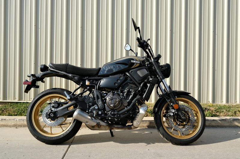 NEW 2025 YAMAHA XSR700 Image 1
