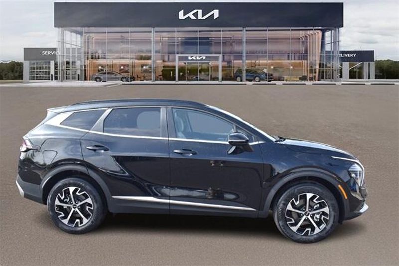 2025 Kia Sportage EXImage 2