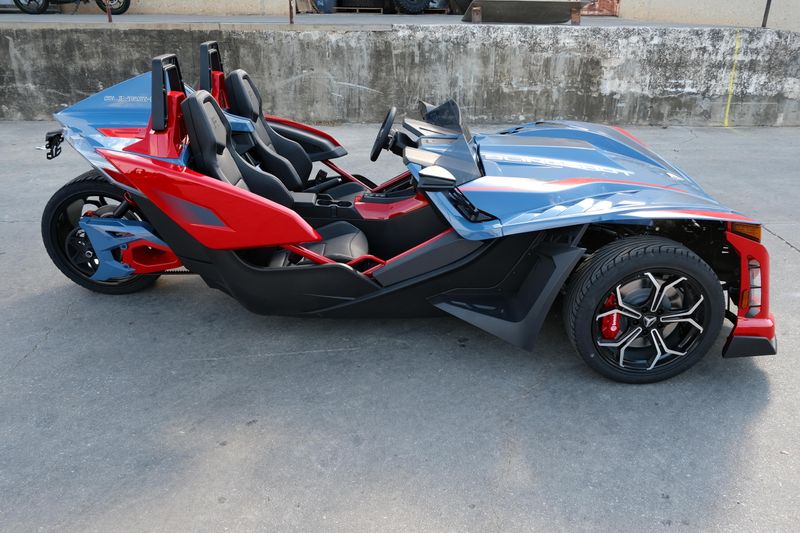 NEW 2025 POLARIS SLINGSHOT R AUTODRIVE Image 2
