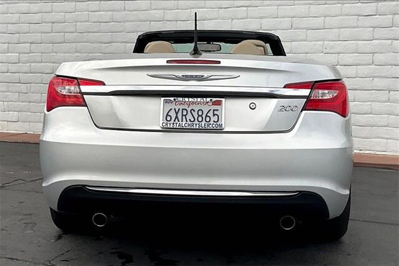 Used 2012 Chrysler 200 LimitedImage 3