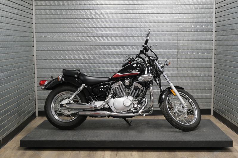 NEW 2025 YAMAHA V STAR 250 Image 2