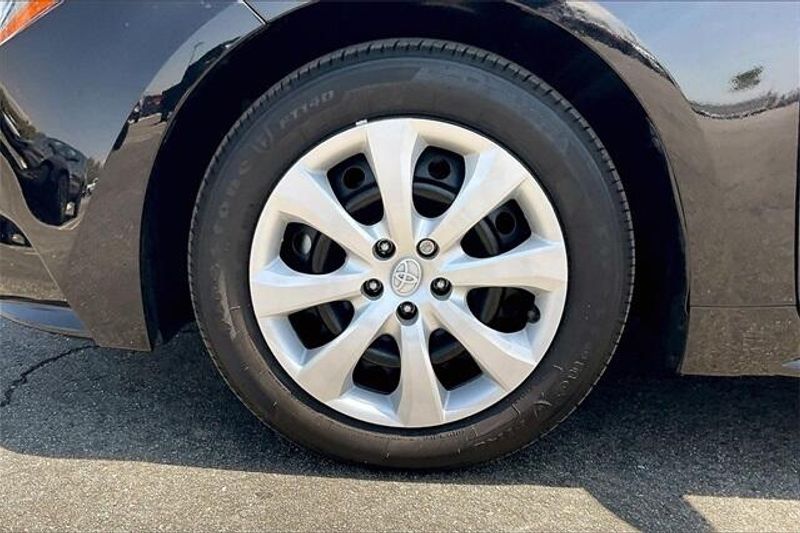 2024 Toyota Corolla LEImage 8