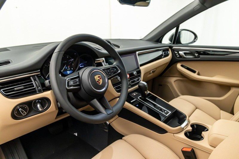 2024 Porsche Macan Image 13