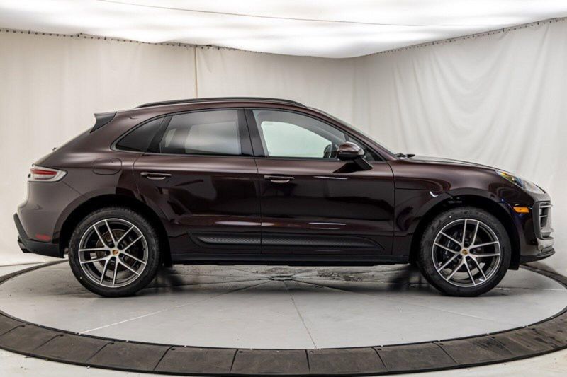 2024 Porsche Macan Image 6