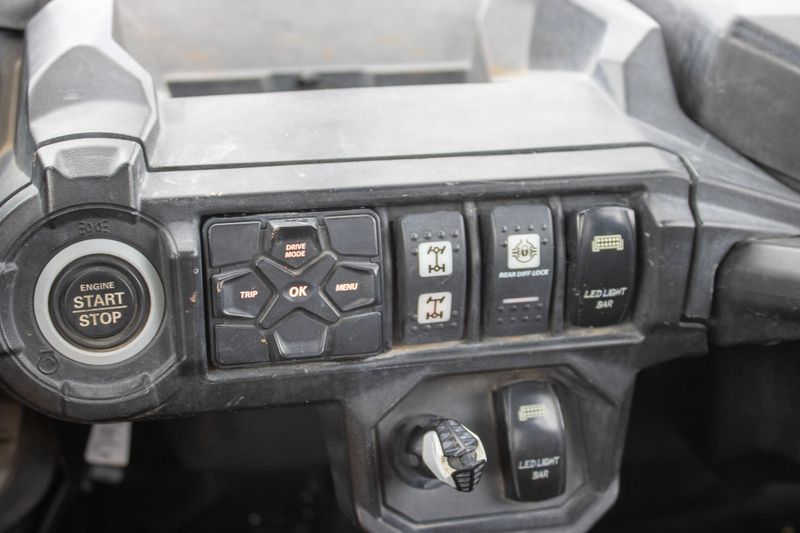 USED 2022 CAN-AM COMMANDER MAX XT 1000R Image 17