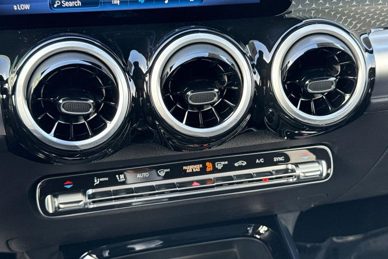 New 2026 Mercedes-Benz GLB 250Image 17