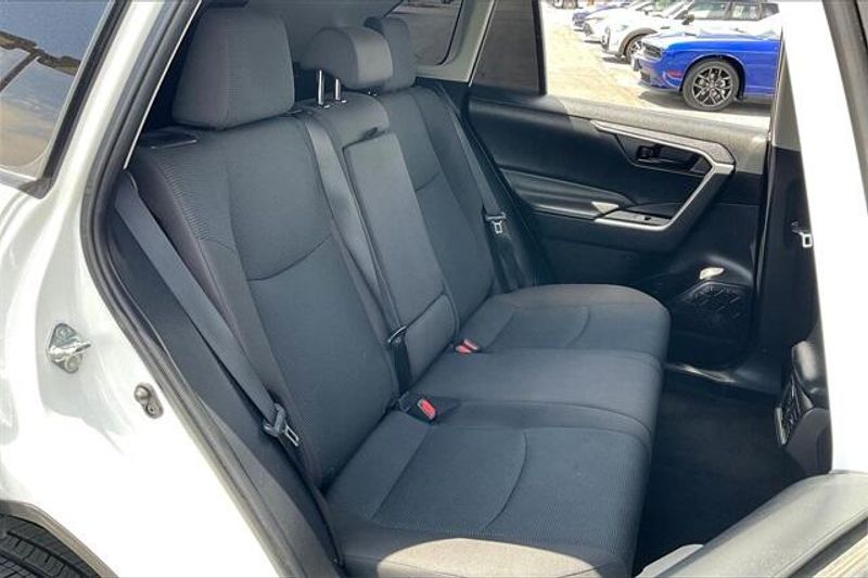 2022 Toyota RAV4 LEImage 26