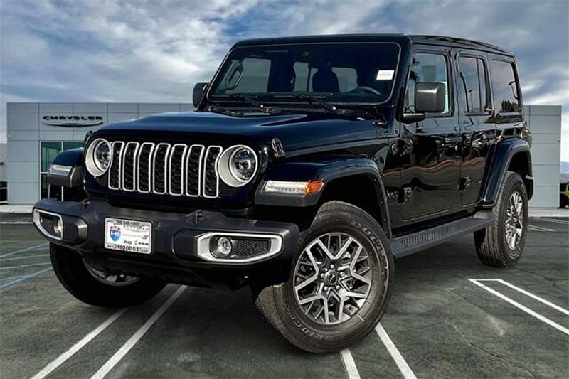 2025 Jeep Wrangler 4-door SaharaImage 1