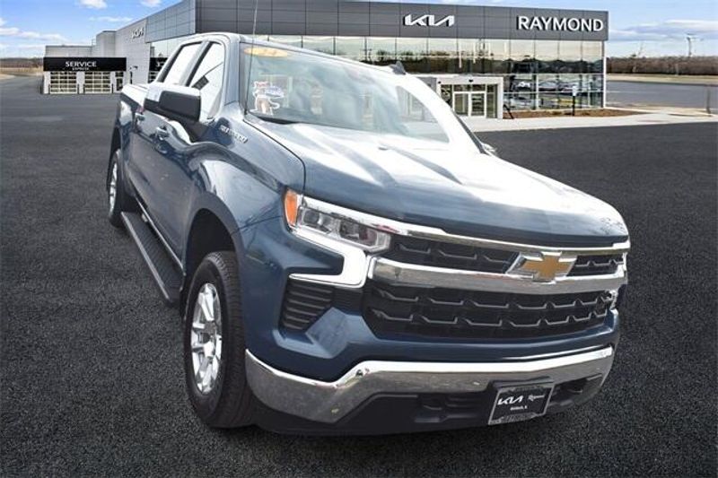 Used 2024 Chevrolet Silverado 1500 LTImage 9