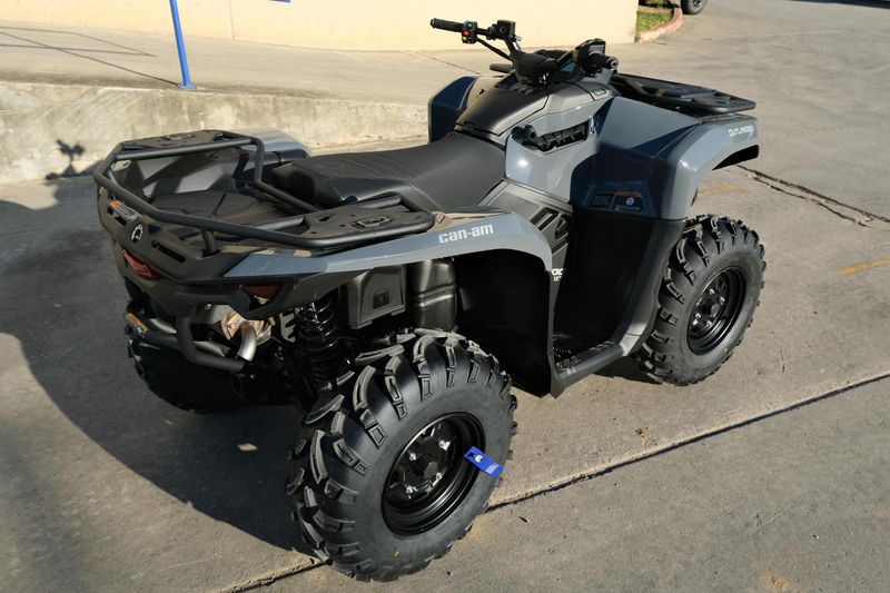 NEW 2026 CAN-AM OUTLANDER DPS 700 Image 3