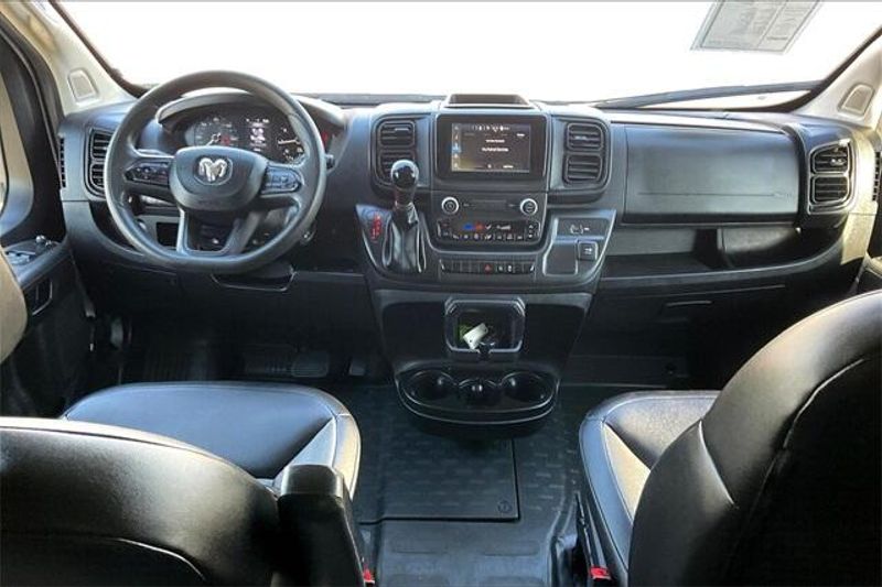 2023 RAM ProMaster 2500 High RoofImage 12