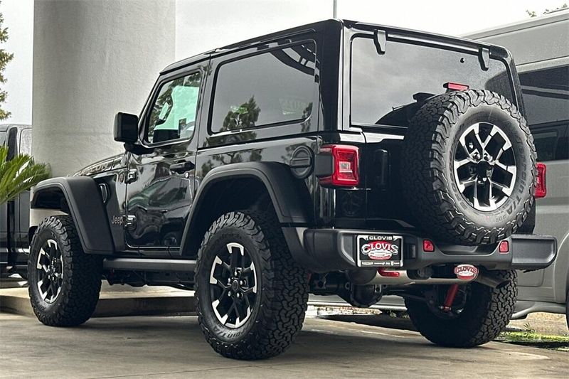 2025 Jeep Wrangler Rubicon photo 4