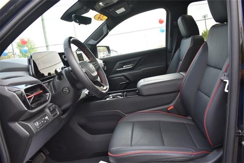 2024 Chevrolet Silverado EV RSTImage 27