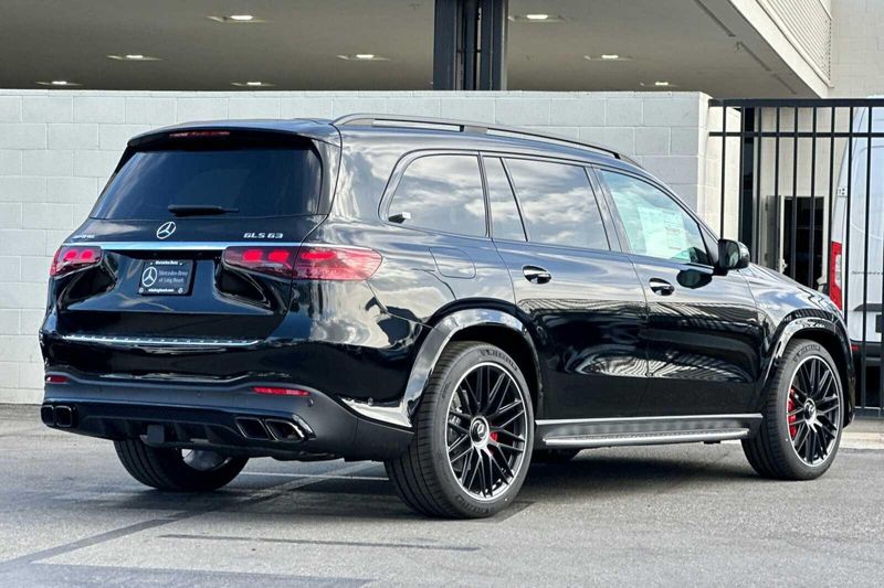 2025 Mercedes-Benz GLS 63 AMGImage 4