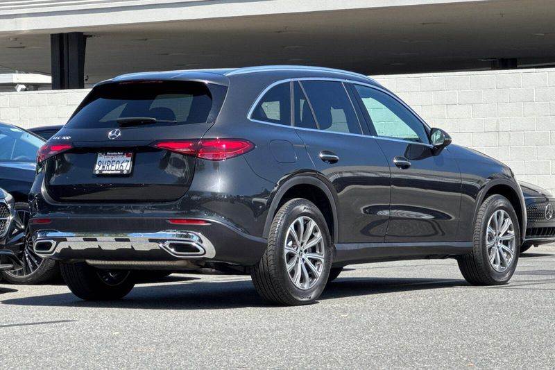 Used 2026 Mercedes-Benz GLC 300Image 4