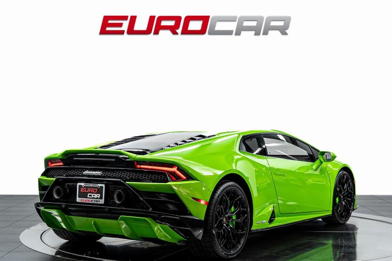 2023 Lamborghini Huracan EVO RWD *HIGH GLOSS BLACK STYLE PACKAGE* Image 5