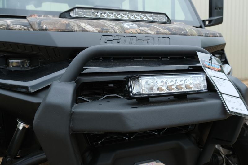 NEW 2026 CAN-AM DEFENDER MAX XT CAB HD11 WITH 1025 INCH TOUCHSCREEN Image 11