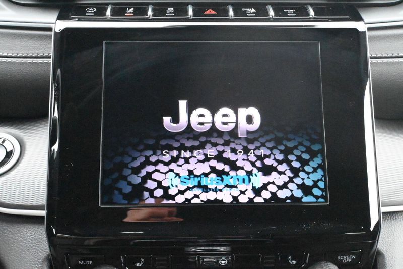 2025 Jeep Grand Cherokee Altitude XImage 24