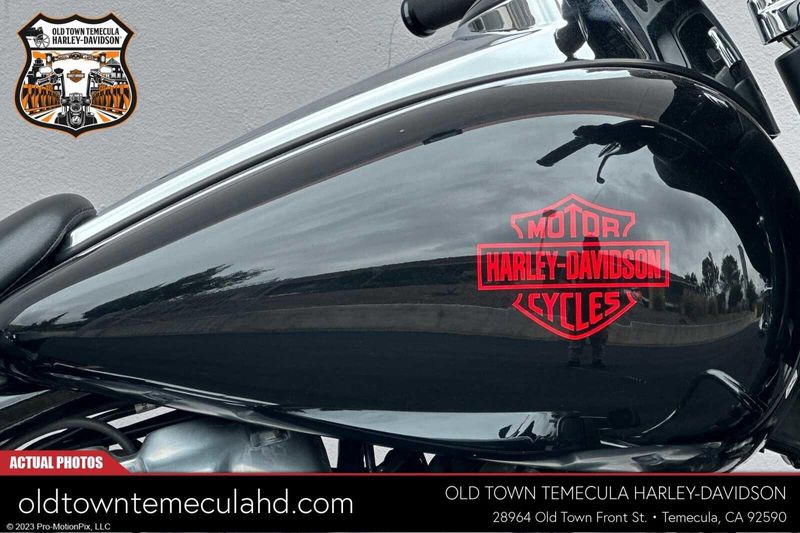 2019 Harley-Davidson Electra Glide in a Black exterior color. BMW Motorcycles of Temecula – Southern California (951) 506-6903 bmwmotorcyclesoftemecula.com 