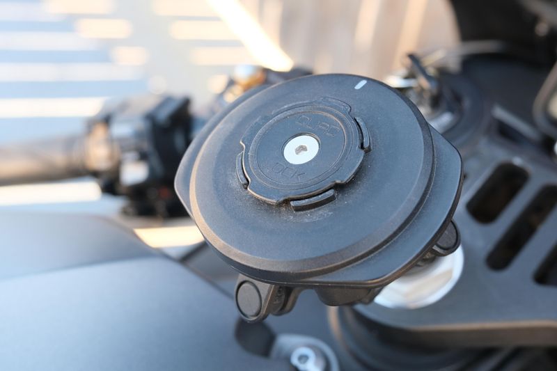 USED 2016 YAMAHA YZFR1 CA Image 13