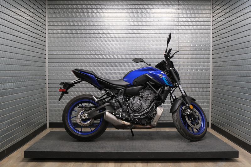 USED 2022 YAMAHA MT-07 Image 2