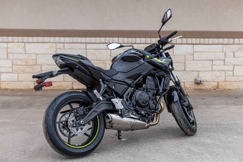 2024 Kawasaki Z650 METALLIC MATTE DARK GRAY AND METALLIC SPARK BLACKImage 3